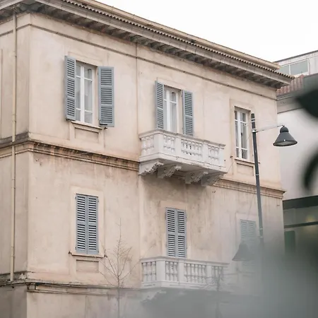 Nel Centro Di Con Parcheggio Privato - Palazzo Carolina 페스카라